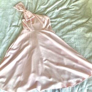 Gal Meets Glam Light Pink One-Shoulder Midi Dress – Size 8